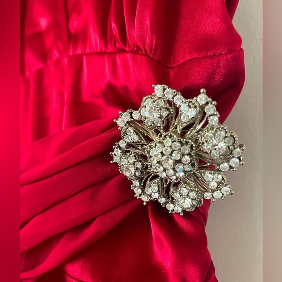 Red silk halter A-frame formal dress - Picture 3 of 8